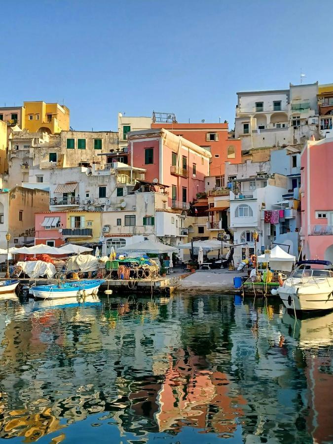 Appartamento Sotto La Terrazza Procida Esterno foto